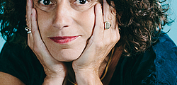 ADRIANA ALTARAS liest aus ihrem Roman „Die jüdische Souffleuse“ ADRIANA ALTARAS liest aus ihrem Roman „Die jüdische Souffleuse“